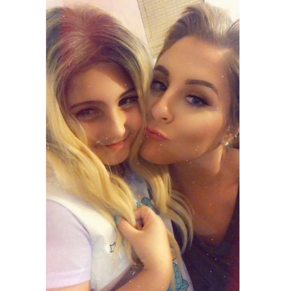 Meet your Posher, Heather - Picture 7 of 9